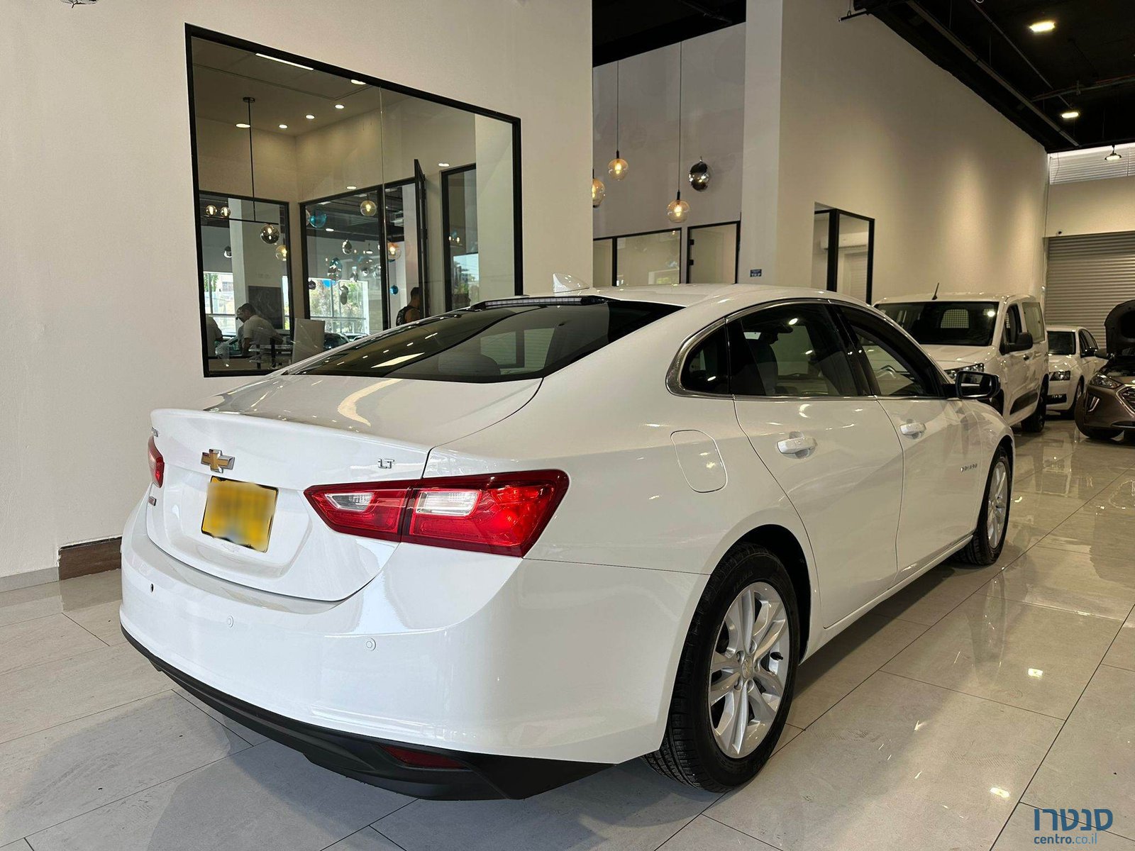 2017' Chevrolet Malibu photo #3