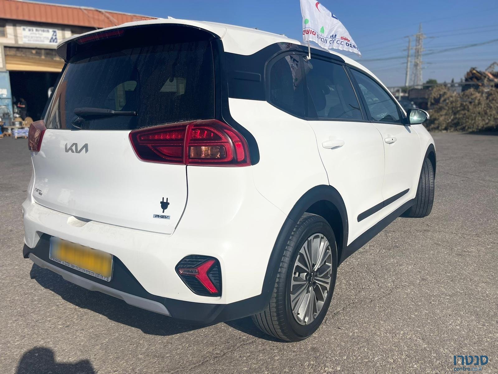 2023' Kia Niro Plus photo #1