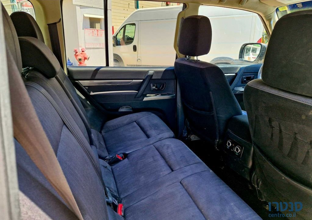 2016' Mitsubishi Pajero מיצובישי פג'רו photo #6