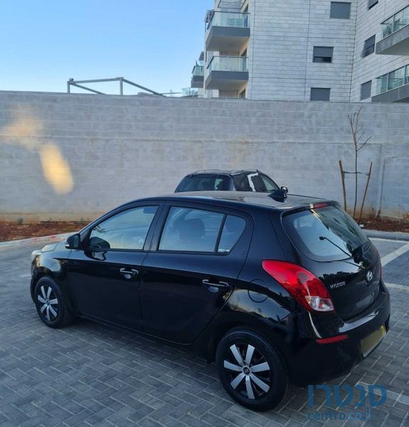 2012' Hyundai i20 יונדאי photo #5