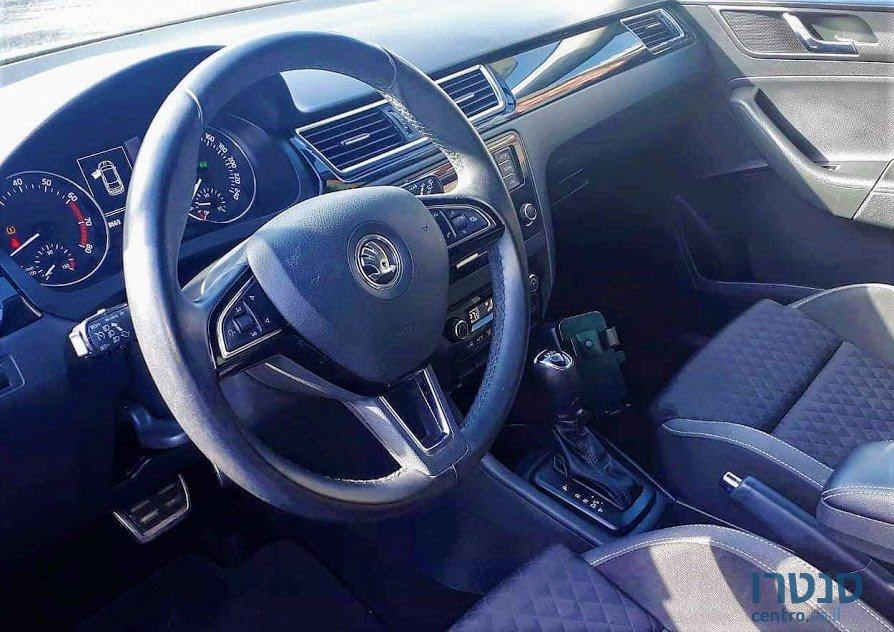 2017' Skoda Spaceback photo #2