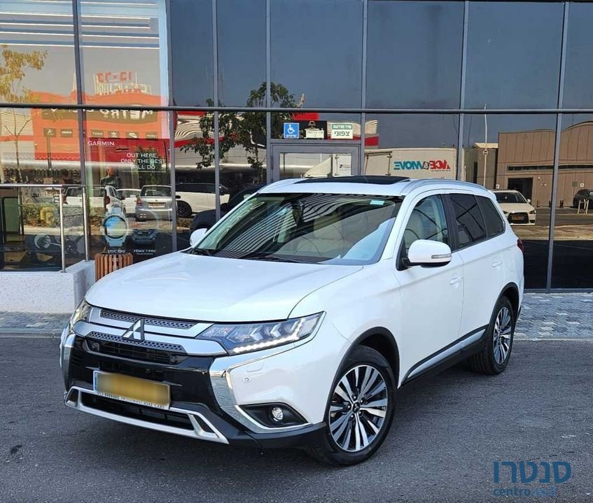 2020' Mitsubishi Outlander מיצובישי אאוטלנדר photo #1