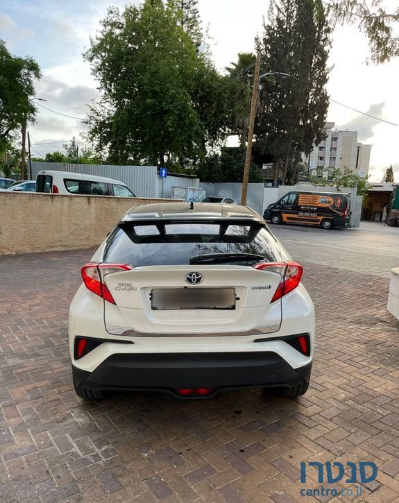 2017' Toyota C-HR טויוטה photo #3