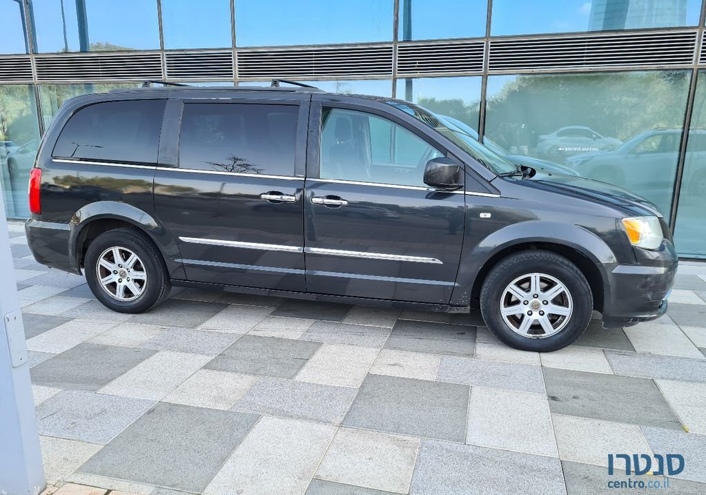 2012' Chrysler Grand Voyager קרייזלר גראנד וויאג'ר photo #3