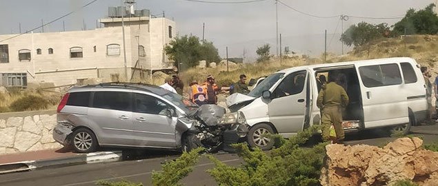 В результате ДТП в Кирьят-Арбе пострадали 9 человек