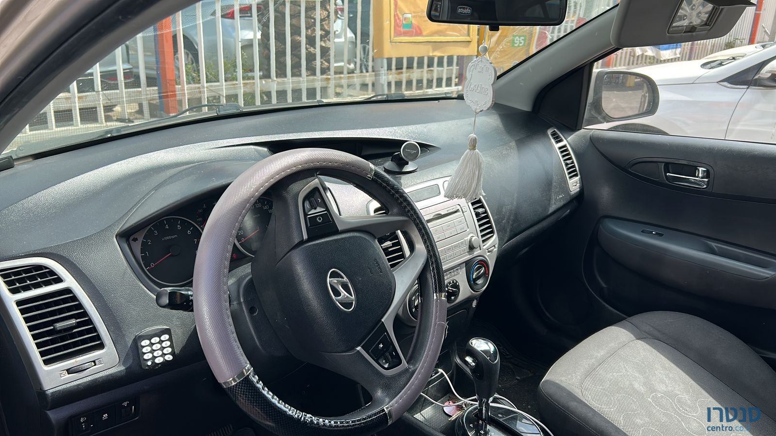 2011' Hyundai i20 יונדאי photo #1