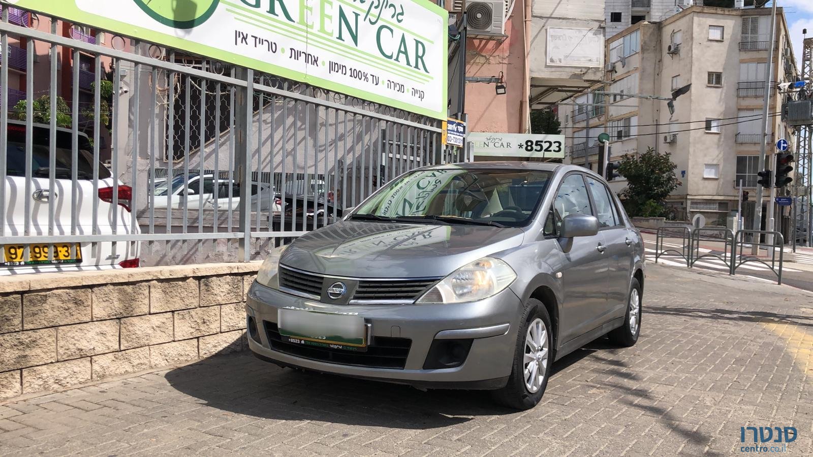 2010' Nissan Tiida photo #1