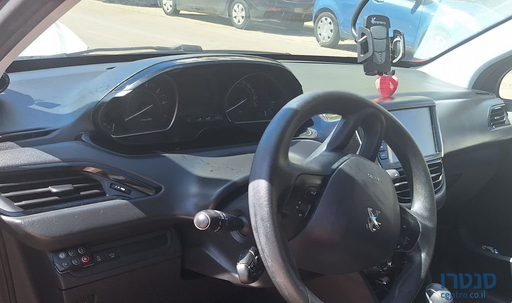 2018' Peugeot 208 פיג'ו photo #4