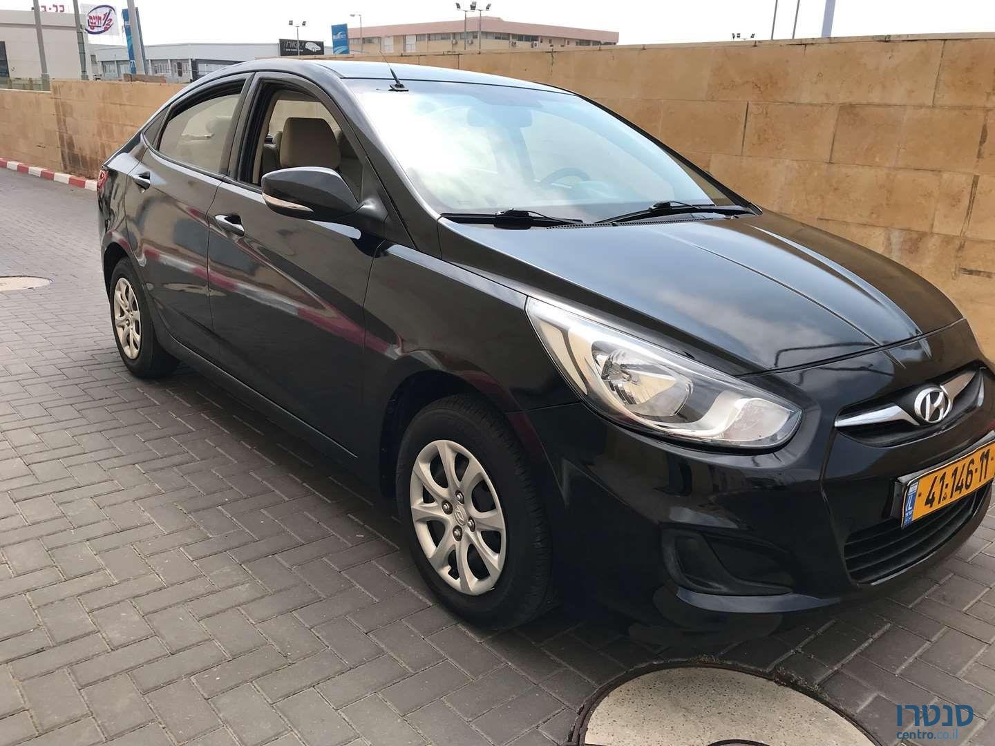 2013' Hyundai i25 יונדאי photo #1