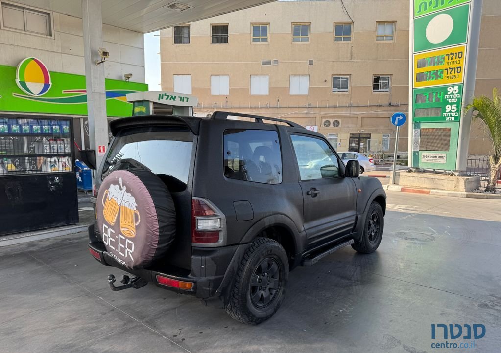 2001' Mitsubishi Pajero מיצובישי פג'רו photo #4
