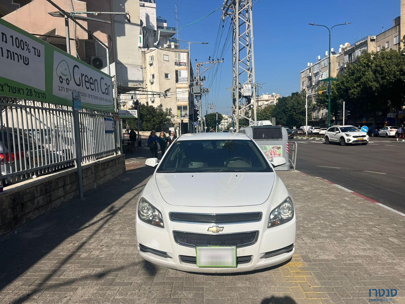 2011' Chevrolet Malibu photo #3