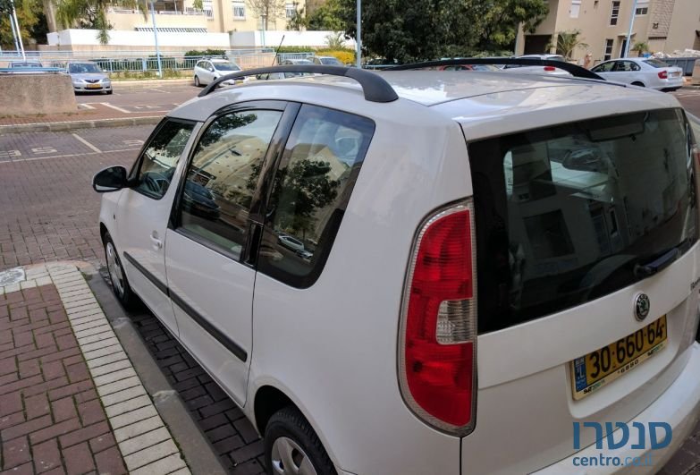 2008' Skoda Roomster photo #2