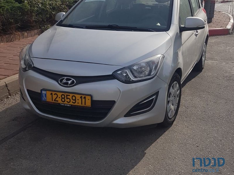 2013' Hyundai i20 יונדאי photo #3