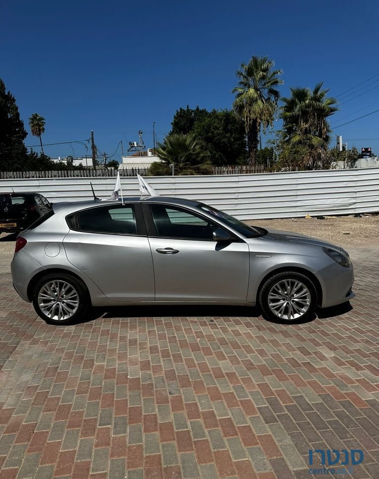 2017' Alfa Romeo Giulietta אלפא רומיאו ג'ולייטה photo #4