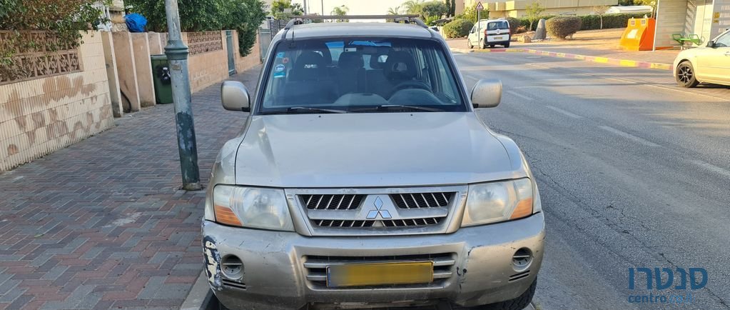 2006' Mitsubishi Pajero מיצובישי פג'רו photo #1