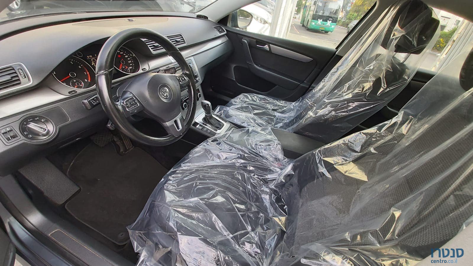 2012' Volkswagen Passat photo #3