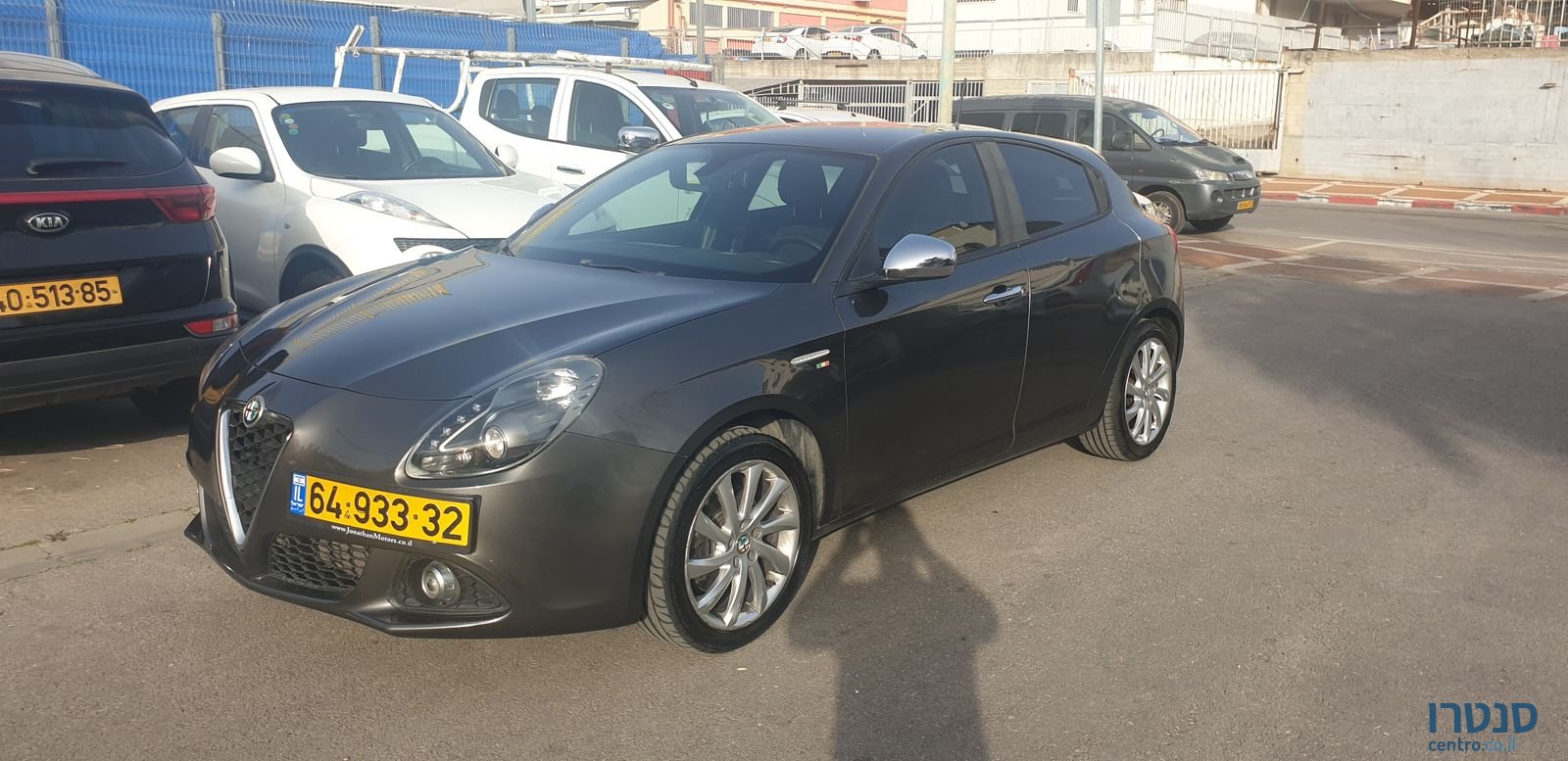 2014' Alfa Romeo Giulietta photo #4