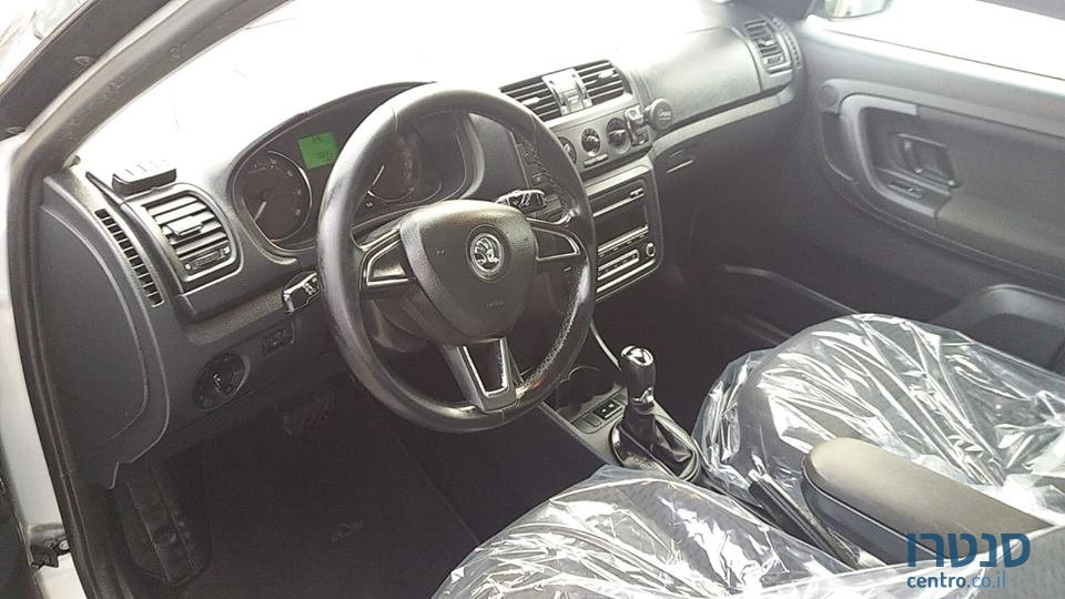 2013' Skoda Roomster photo #3