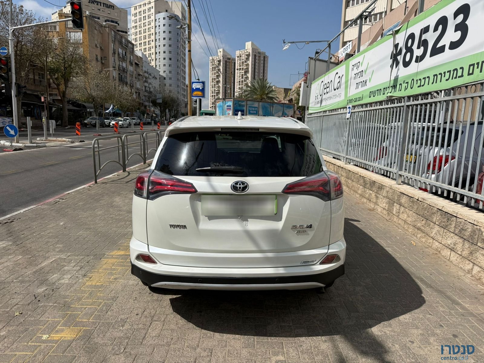 2017' Toyota RAV4 photo #5