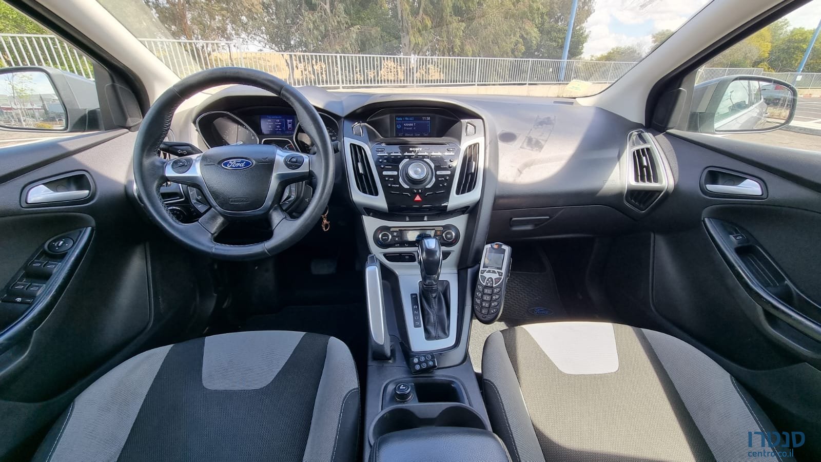 2014' Ford Focus photo #6