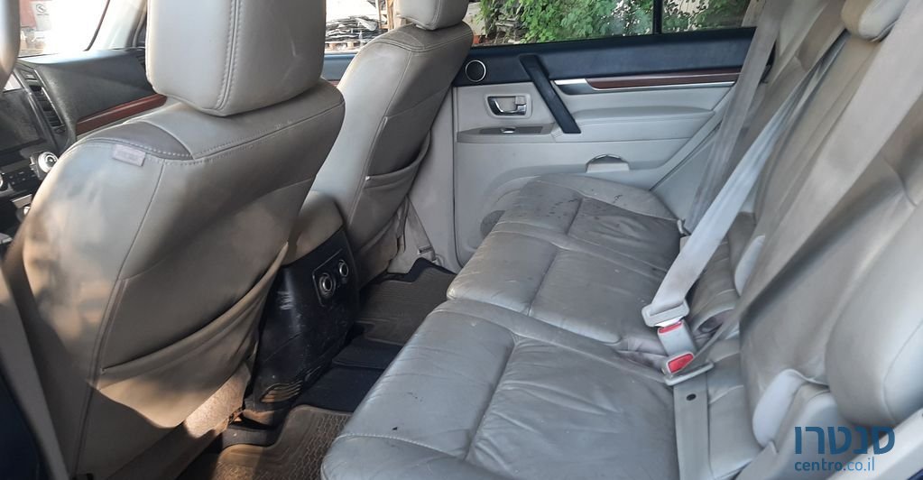 2008' Mitsubishi Pajero מיצובישי פג'רו photo #3
