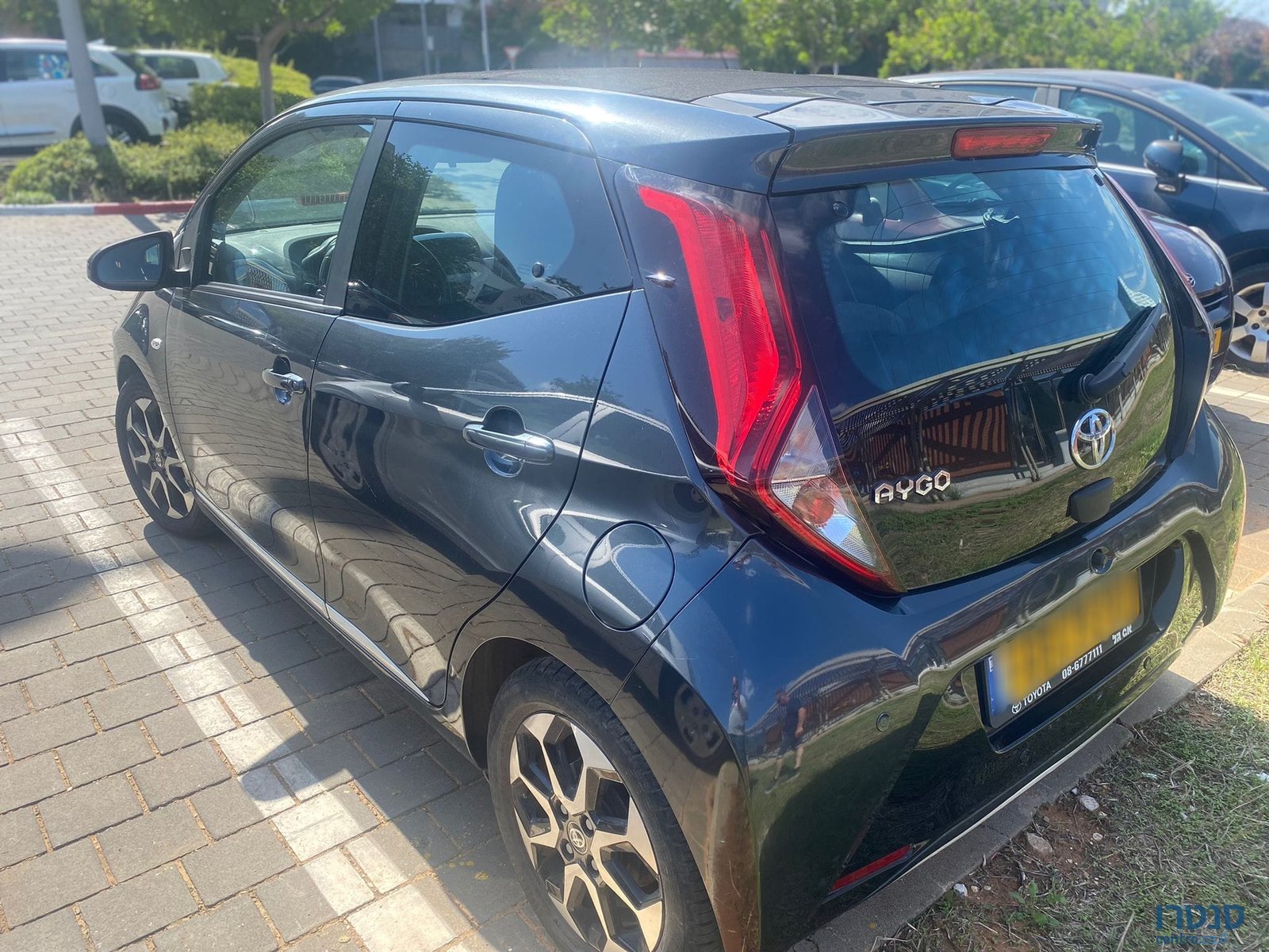 2020' Toyota Aygo GLX photo #3