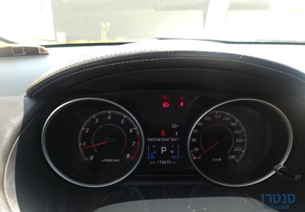 2011' Mitsubishi Outlander מיצובישי אאוטלנדר photo #4