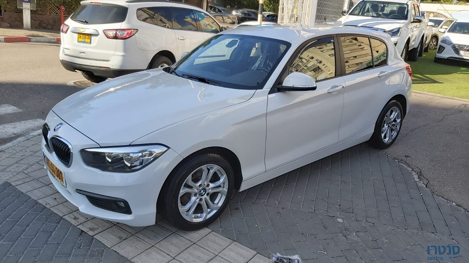 2018' BMW 118 photo #1