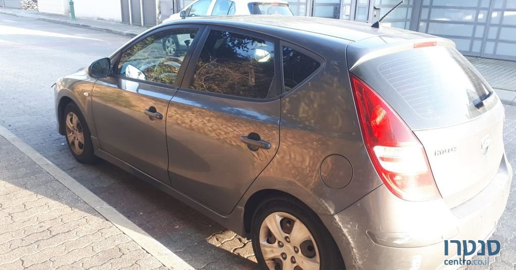 2011' Hyundai i30 יונדאי photo #4