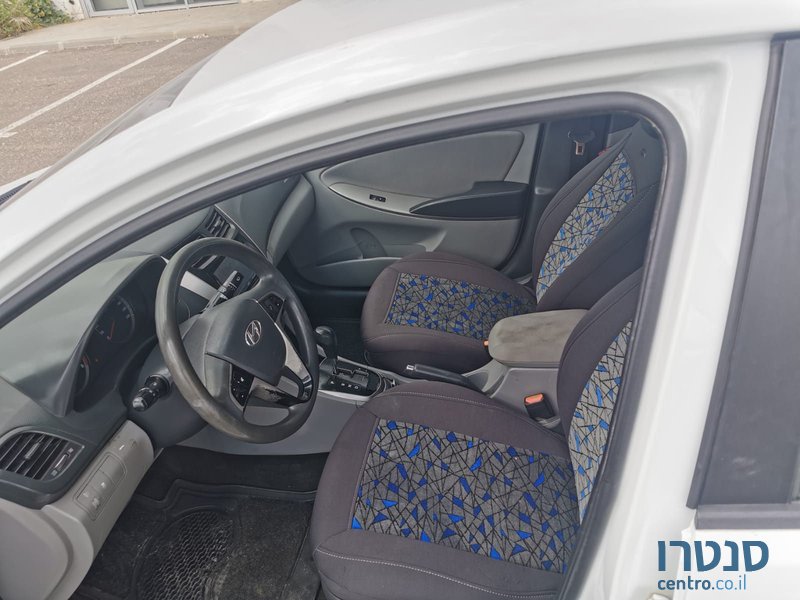 2015' Hyundai i25 יונדאי photo #3