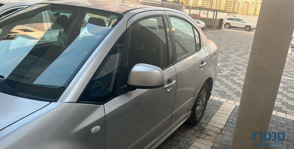 2010' Suzuki SX4 סוזוקי photo #3