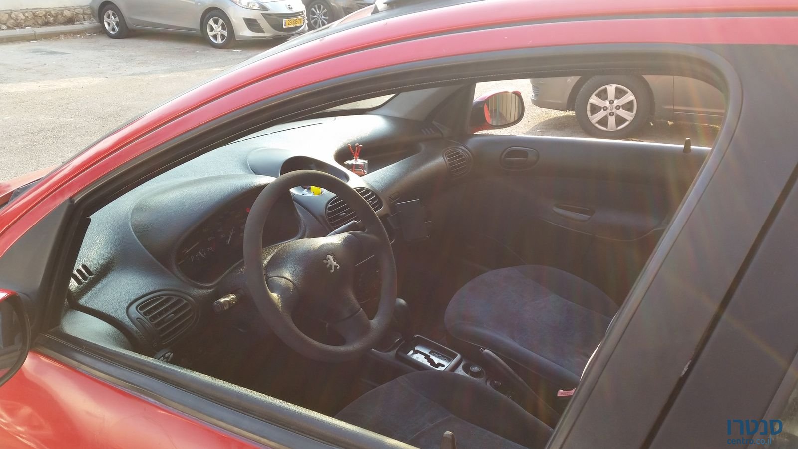 2001' Peugeot 206 photo #1