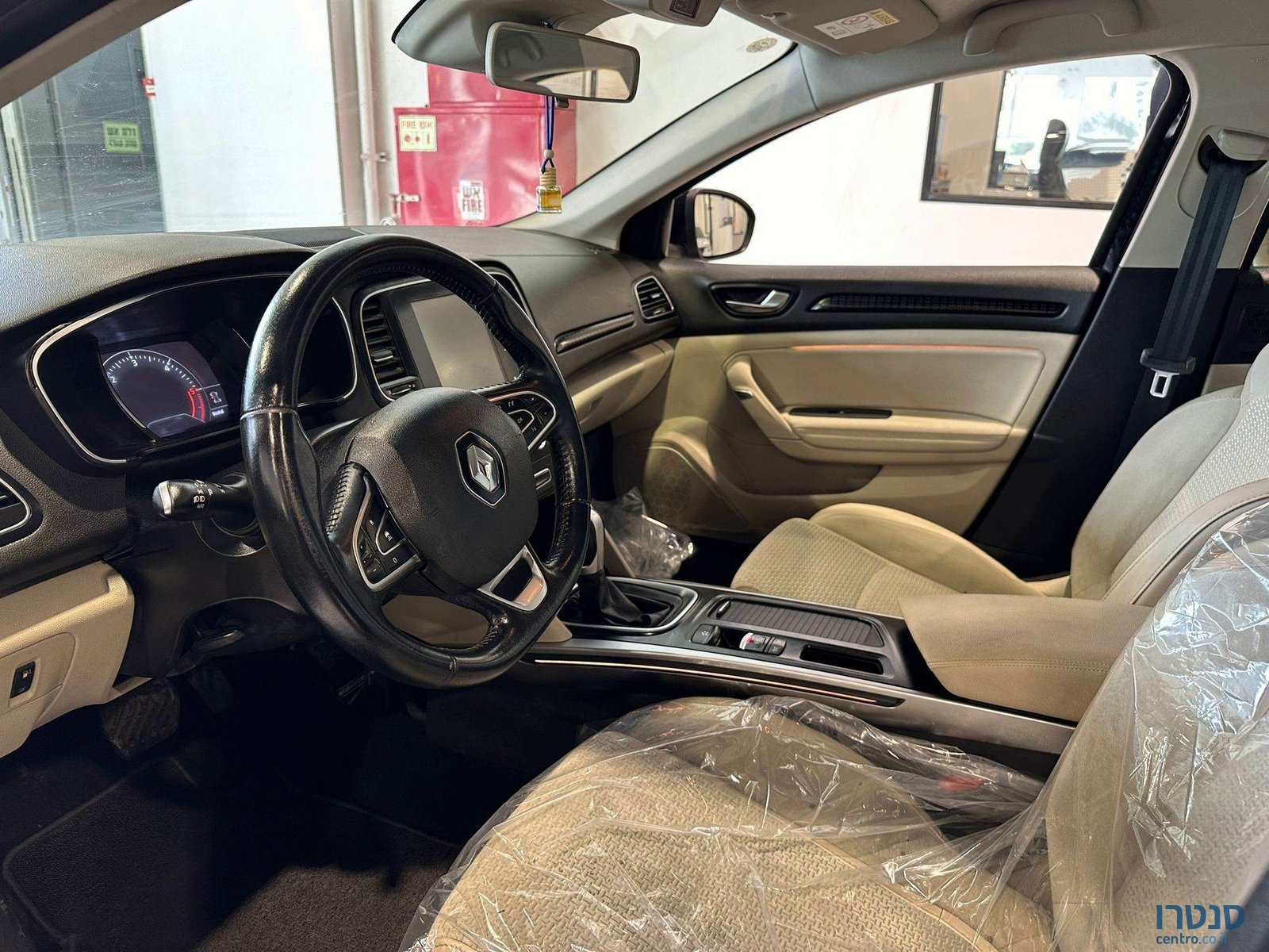 2021' Renault Megane photo #5