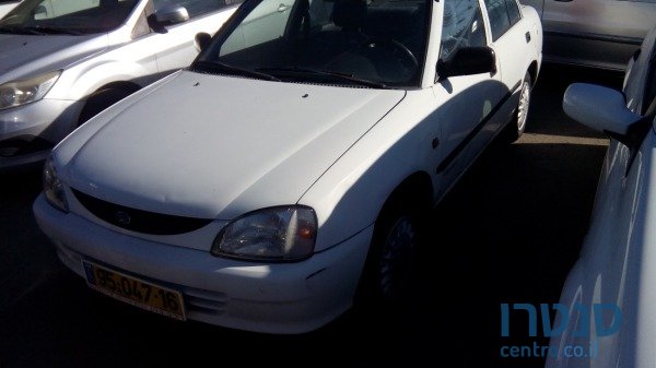 2000' Daihatsu Charade photo #1