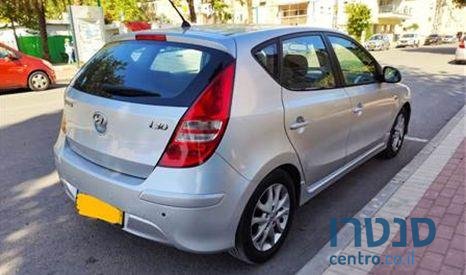 2011' Hyundai I30 יונדאי סופרים photo #2