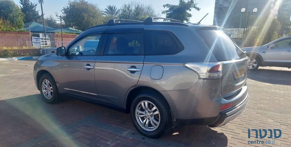 2014' Mitsubishi Outlander מיצובישי אאוטלנדר photo #2