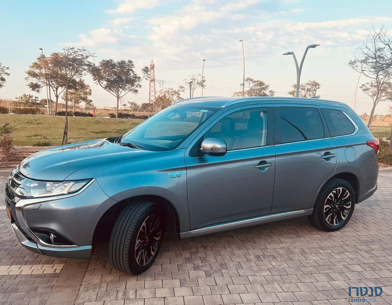2017' Mitsubishi Outlander מיצובישי אאוטלנדר photo #2