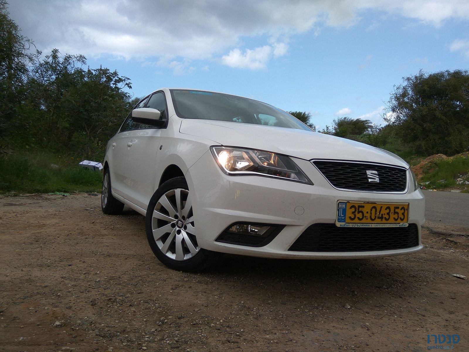 2014' SEAT Toledo photo #5