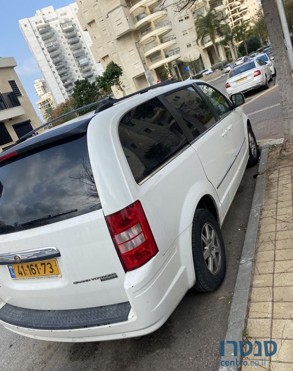 2010' Chrysler Grand Voyager קרייזלר גראנד וויאג'ר photo #1