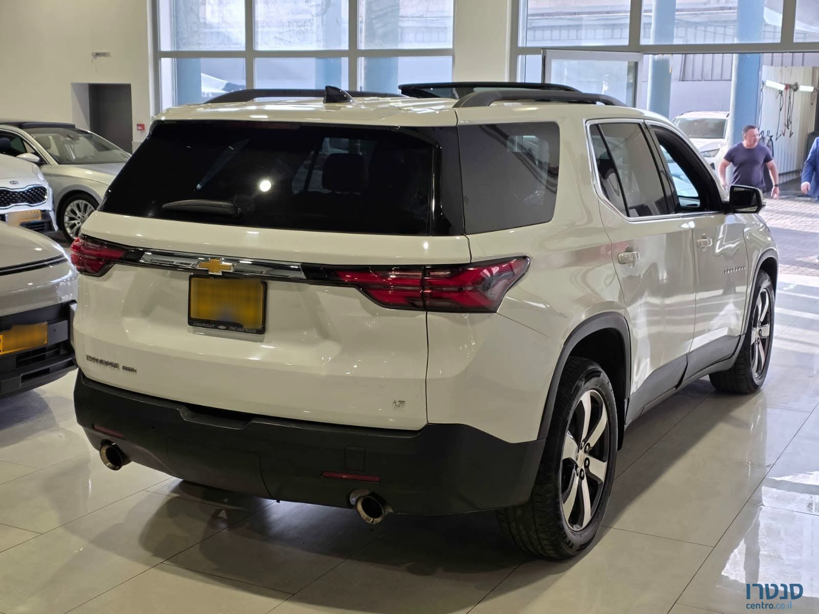 2022' Chevrolet Traverse photo #3