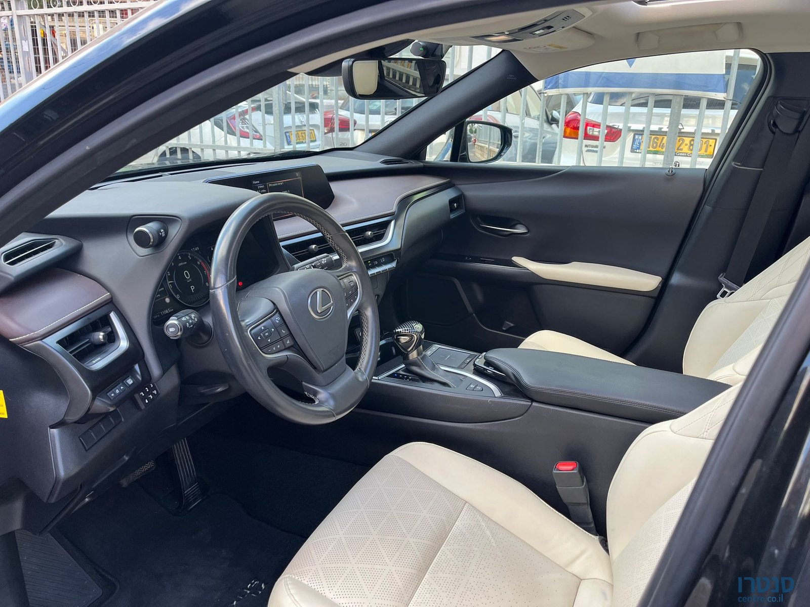 2022' Lexus UX 200 photo #2