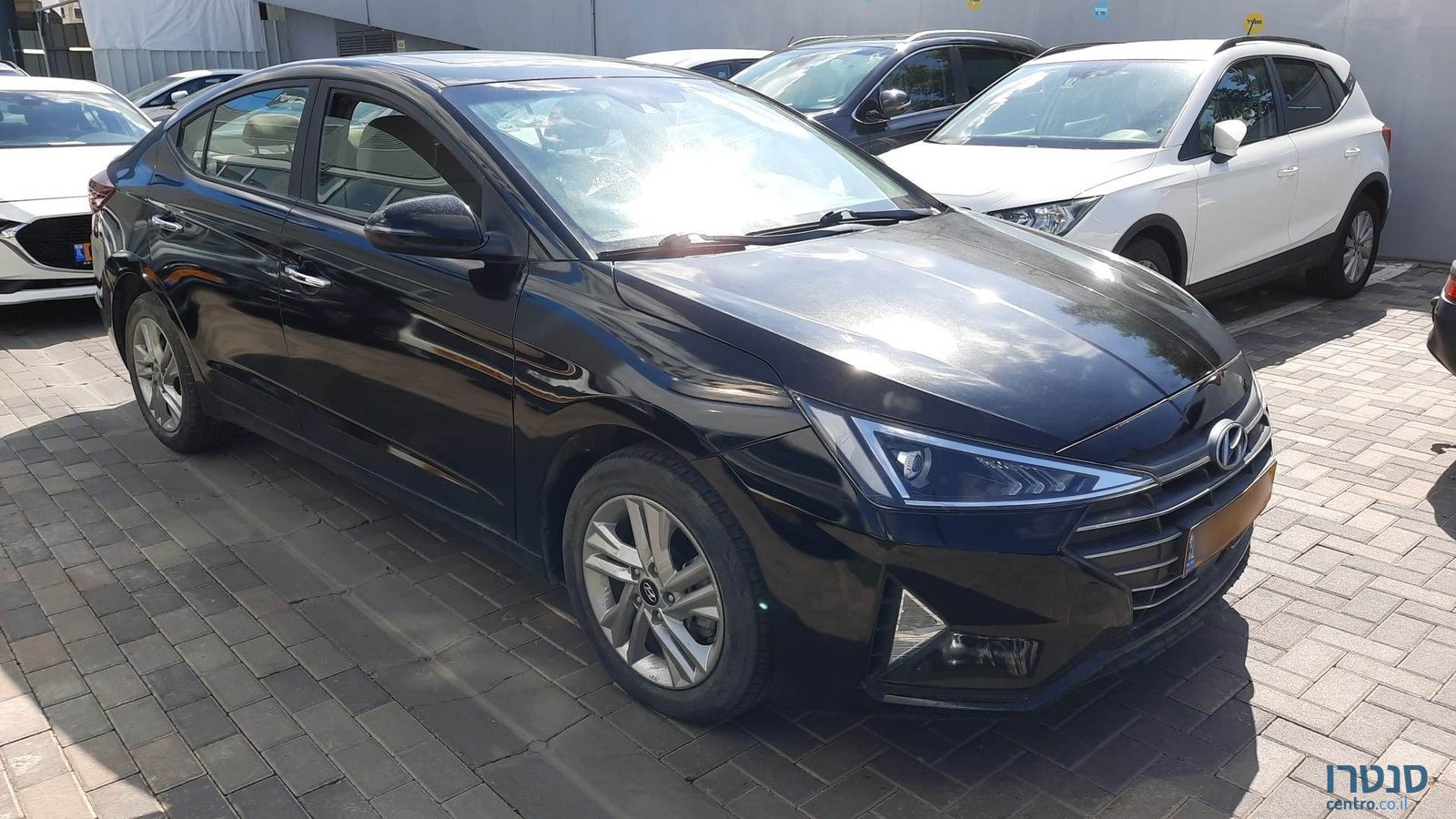 2020' Hyundai Elantra photo #2