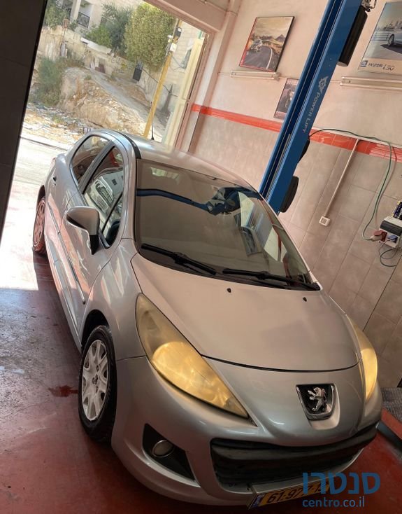 2012' Peugeot 207 פיג'ו photo #1
