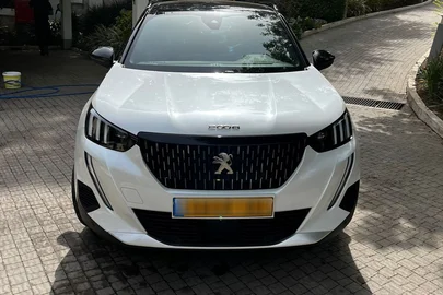 2023' Peugeot 2008 פיג'ו