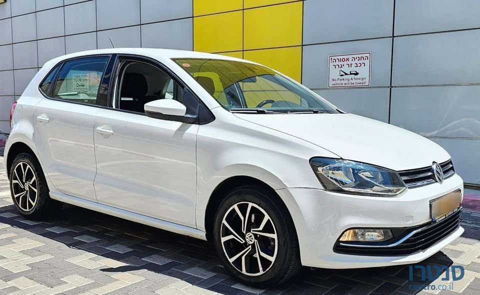 2017' Volkswagen Golf photo #3