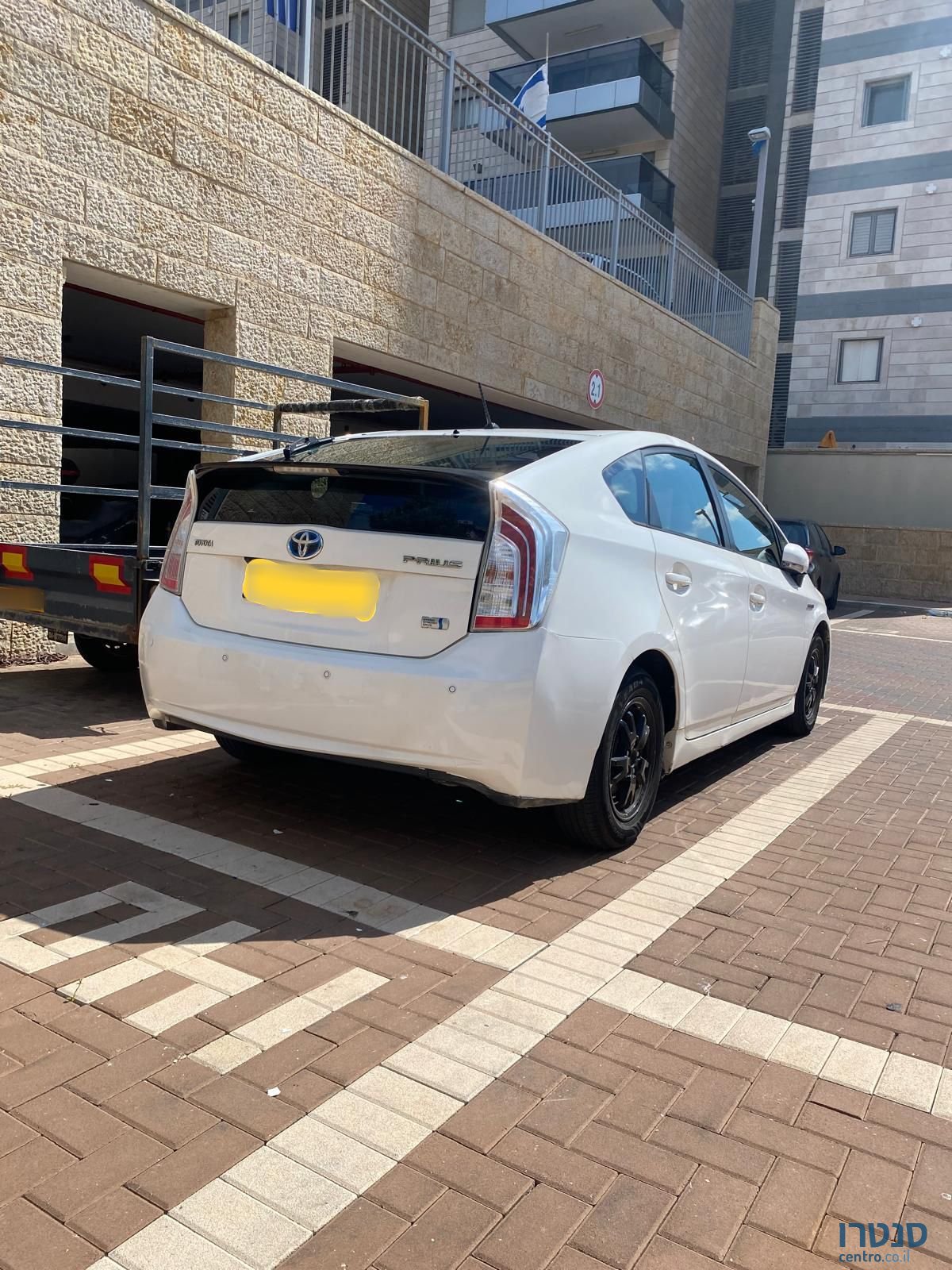 2013' Toyota Prius טויוטה פריוס photo #4