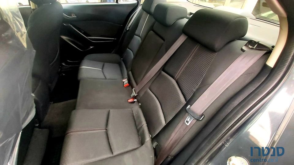 2018' Mazda 3 photo #6