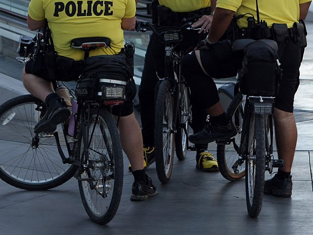 Сотрудники полиции Израиля, пересев на велосипеды, начали худеть