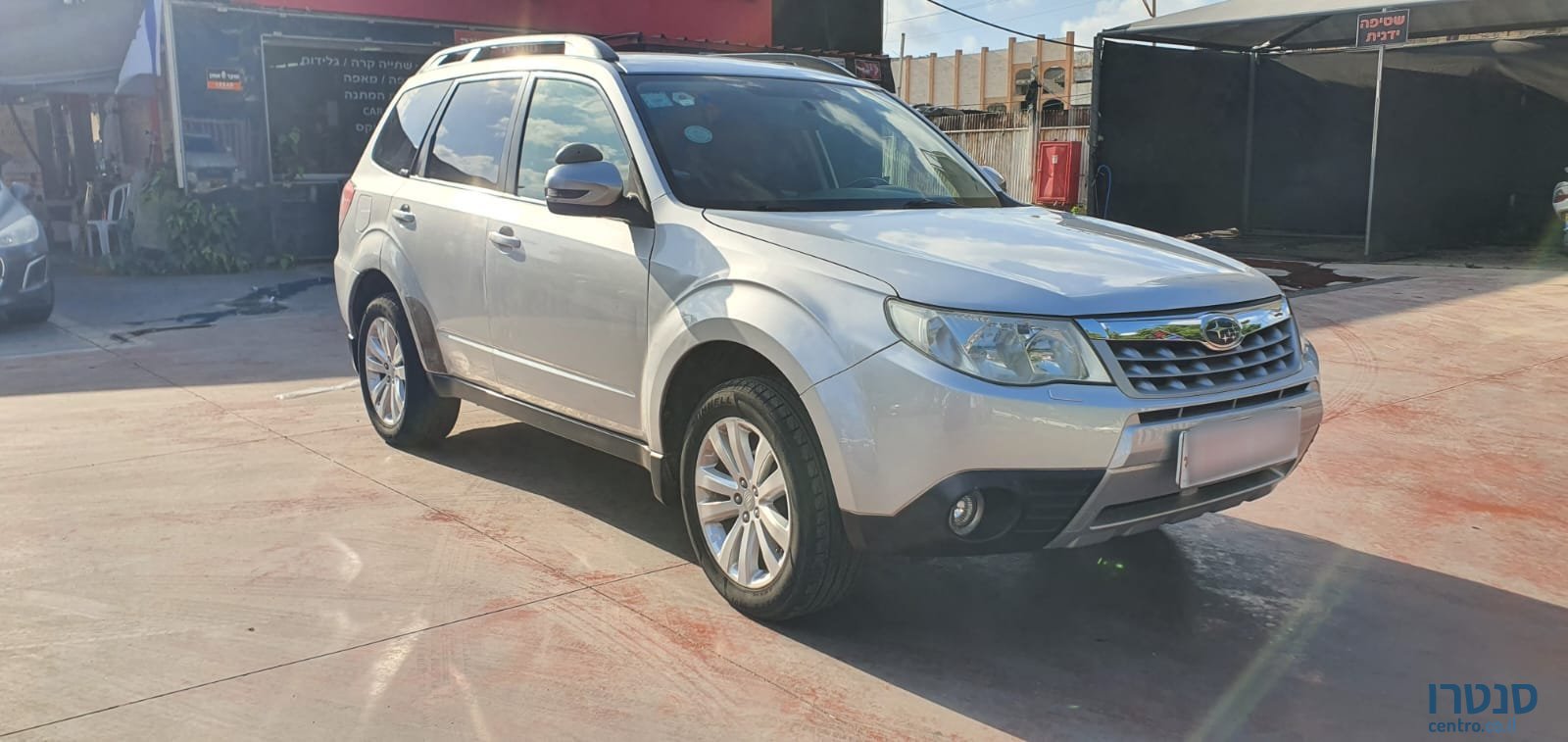 2011' Subaru Forester photo #7