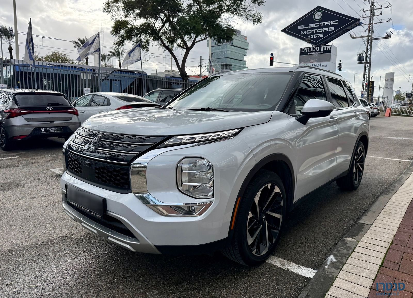 2023' Mitsubishi Outlander מיצובישי אאוטלנדר photo #1